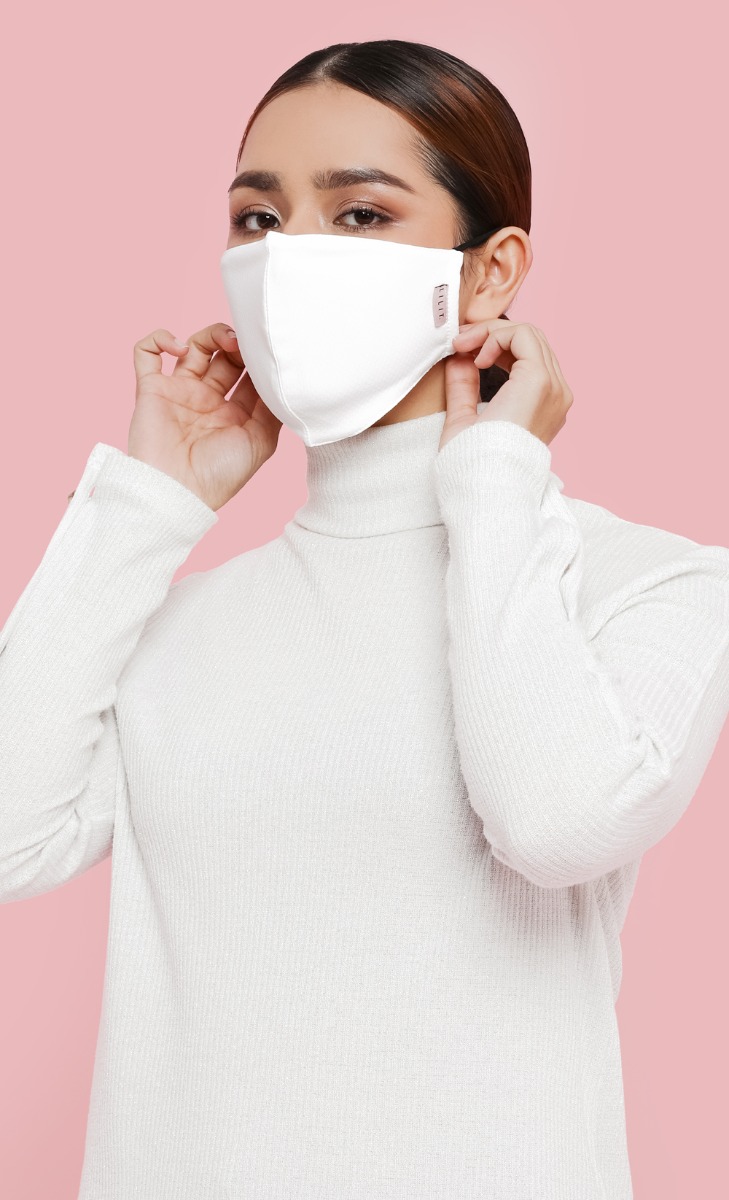Cooling Face Mask in Off White