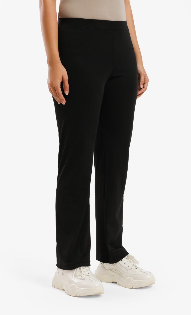 Regular Fit Yoga Pants in Black image 2