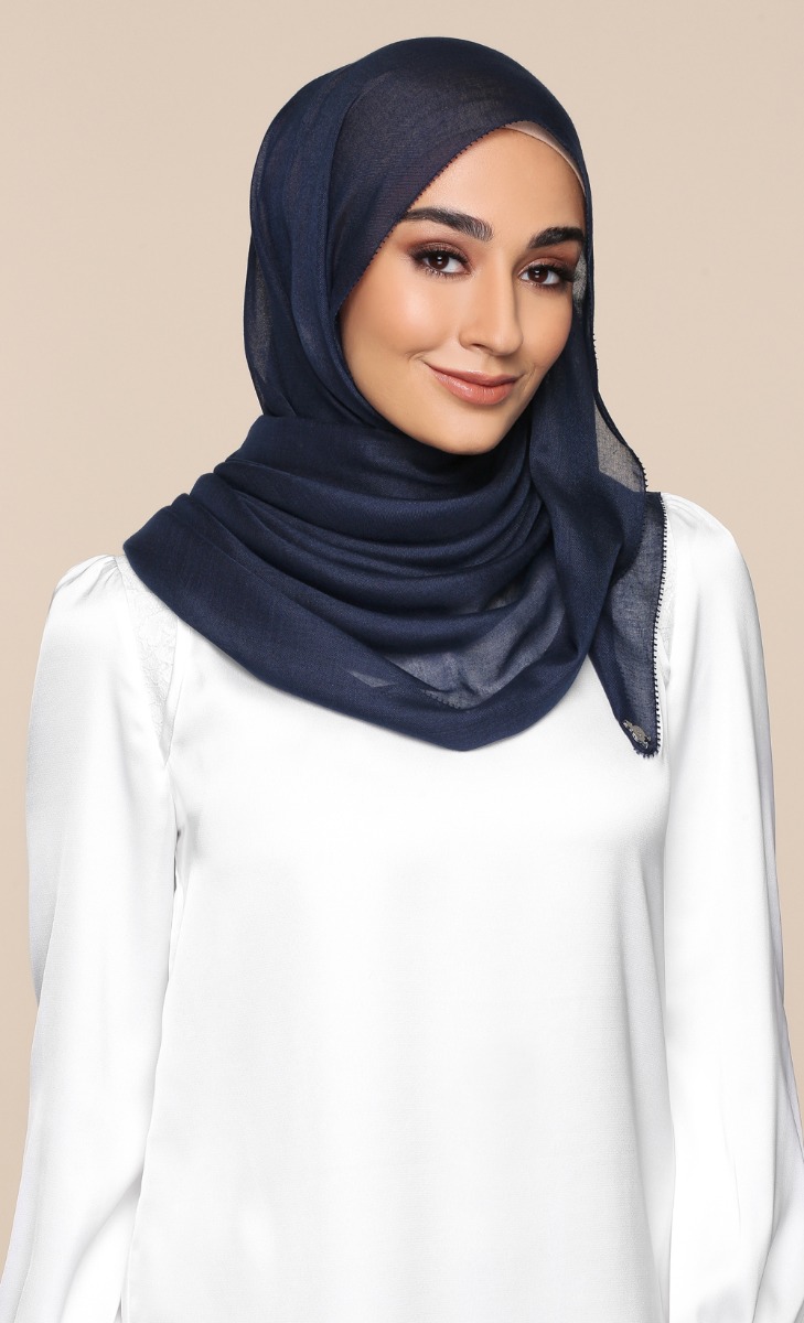 Starter Kit - Fluff Scarf with Nanotechnology in Wildberry image 2